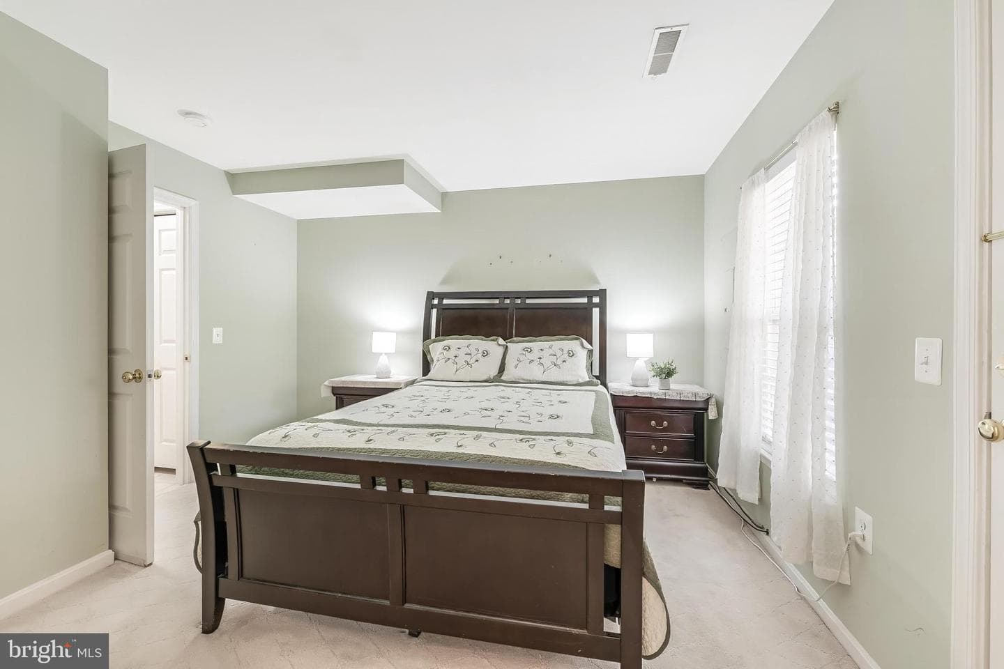 23097 Fontwell Square photo 32