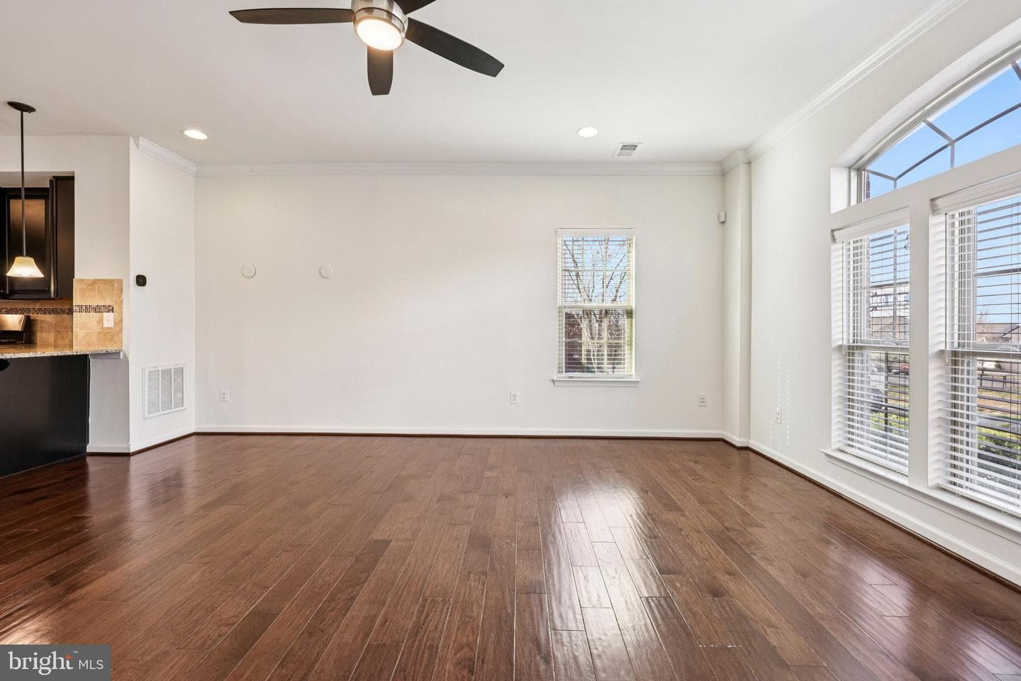 26052 Braided Mane Terrace photo 6