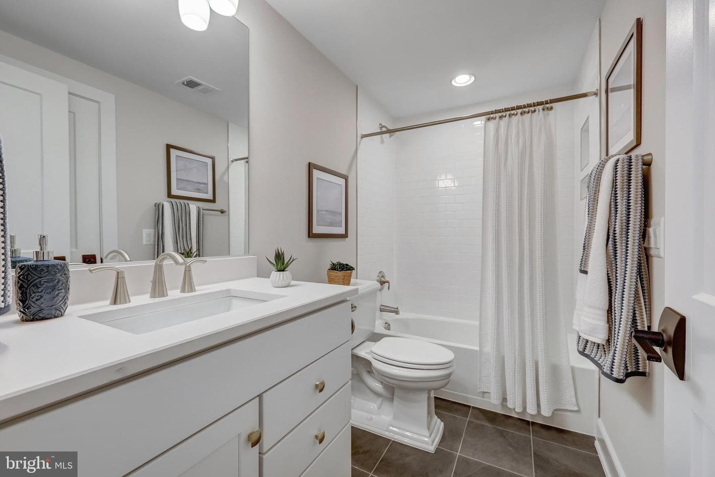 16043 Keymer Hill Court photo 27