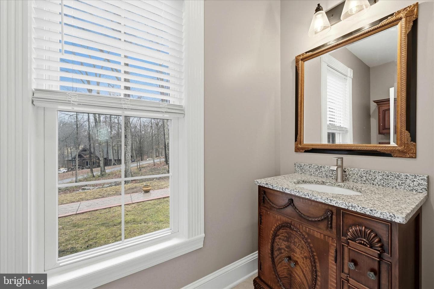 520 Clagett Street SW photo 34
