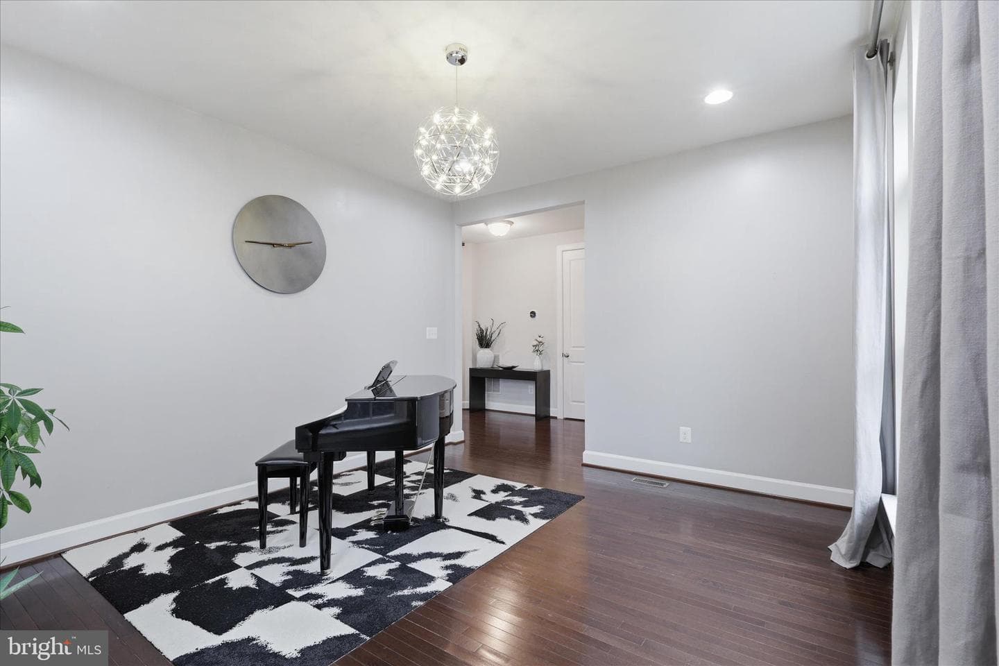 44537 Neponset Street photo 7
