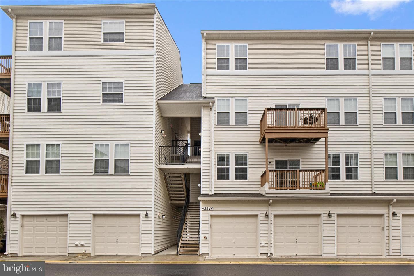 24546 Byrne Meadow Square photo 30