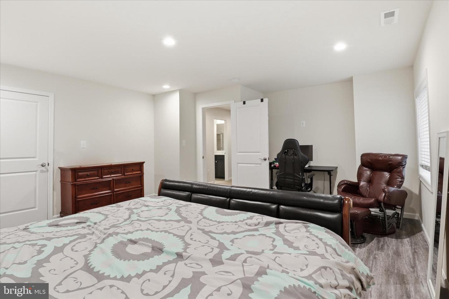 1018 Laconian Street SE photo 42