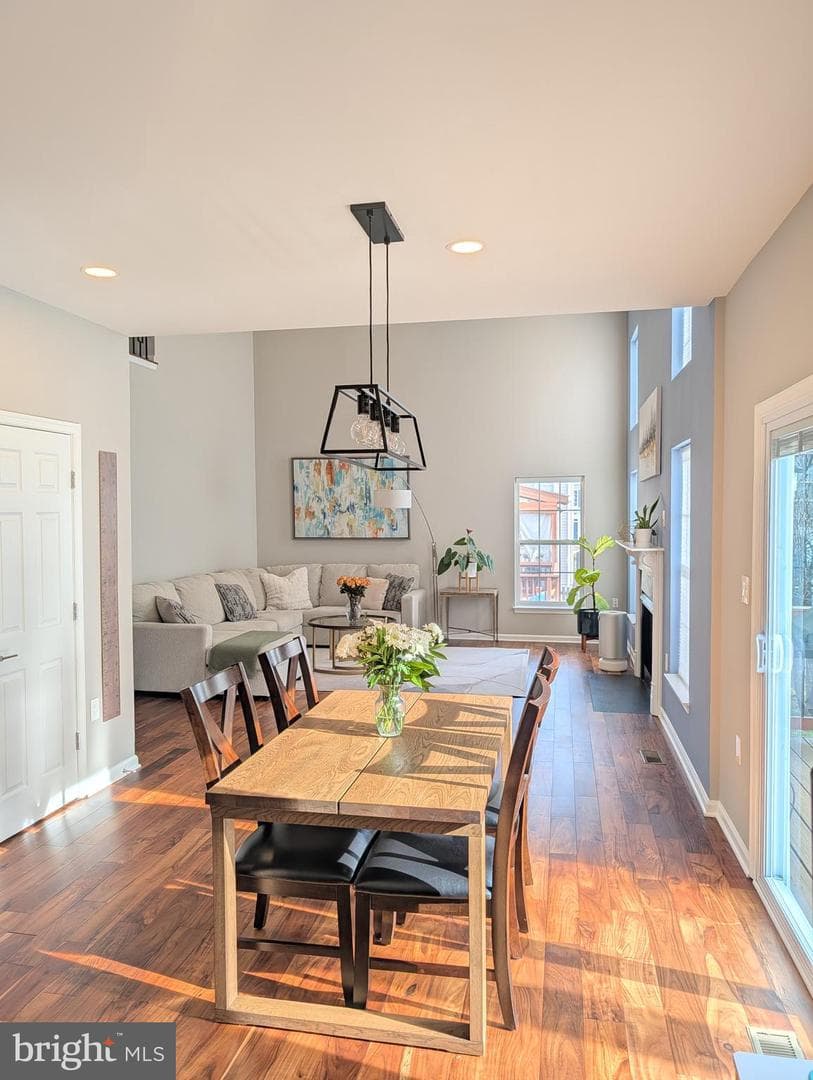 405 Hanrahan Court SE photo 15