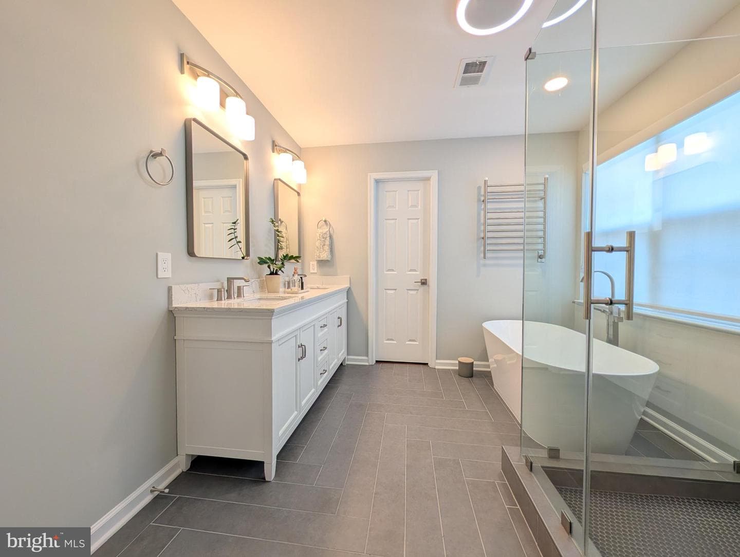 405 Hanrahan Court SE photo 29