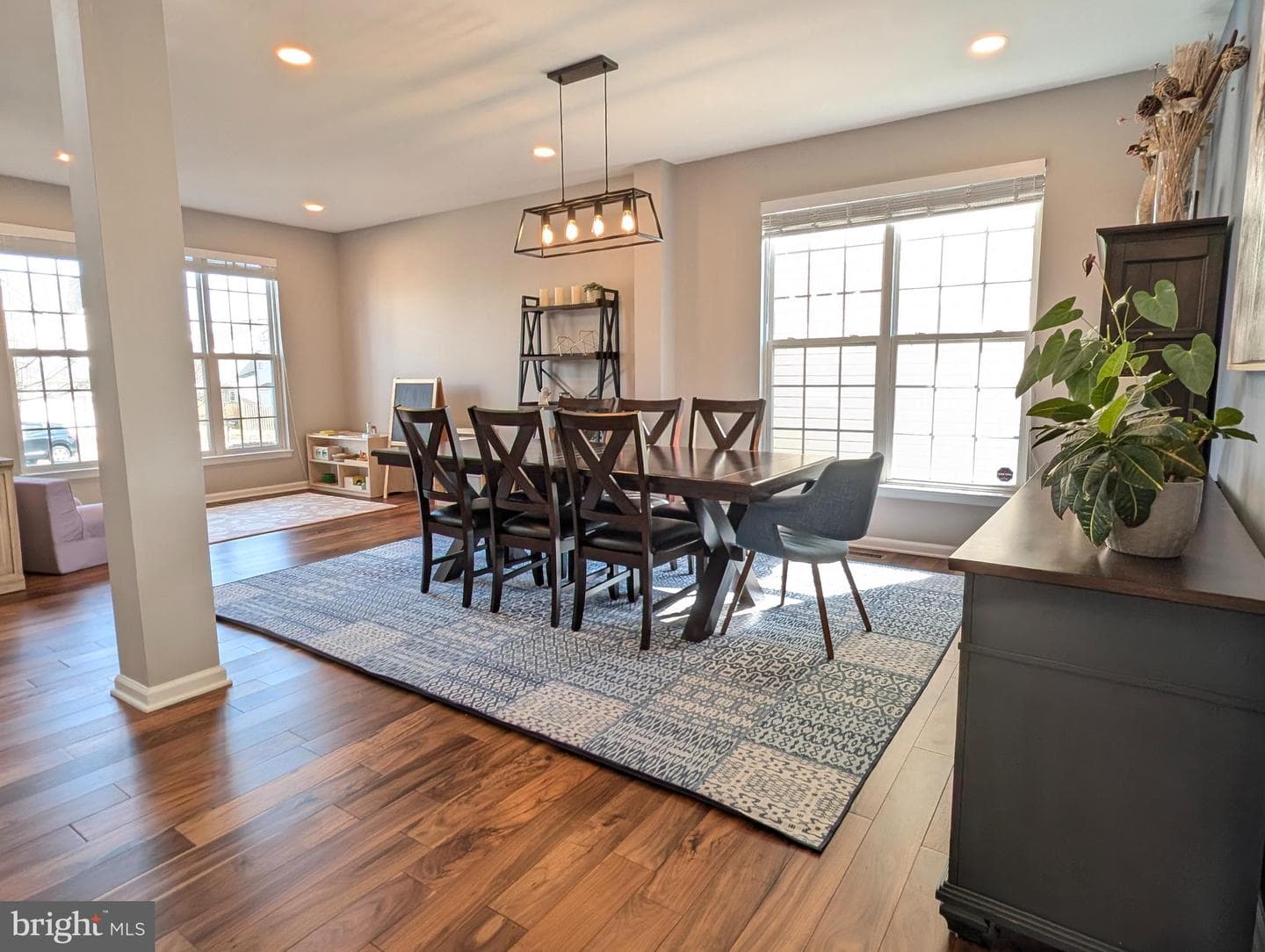 405 Hanrahan Court SE photo 8