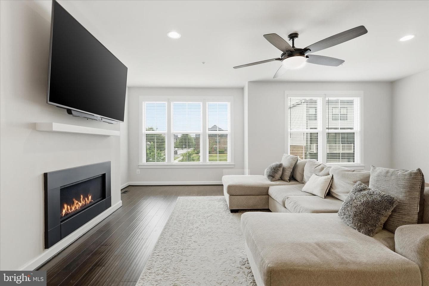 43392 Whitehead Terrace photo 13