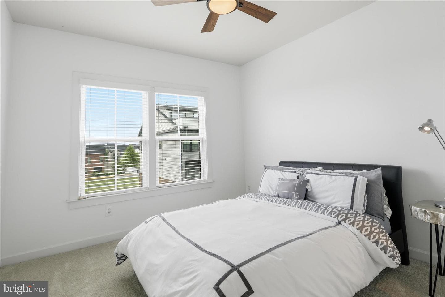 43392 Whitehead Terrace photo 32