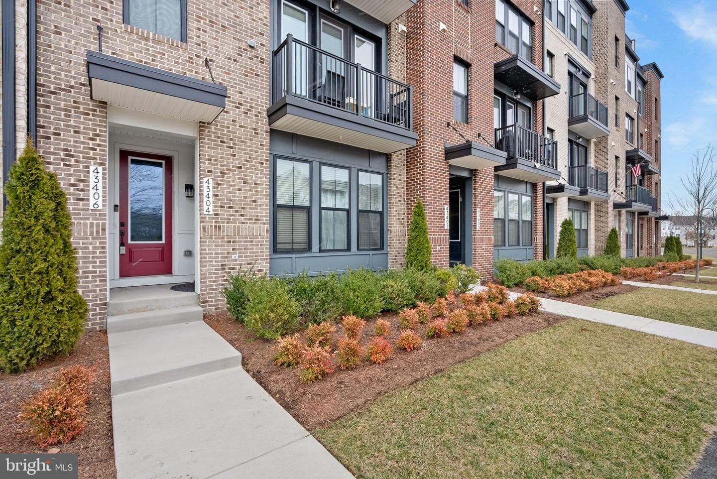 43406 Farringdon Square photo 2
