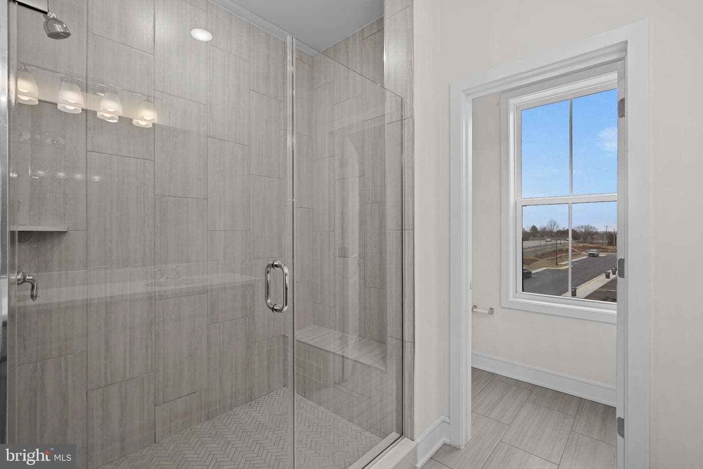 43406 Farringdon Square photo 21