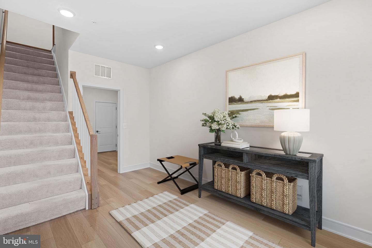 43406 Farringdon Square photo 4