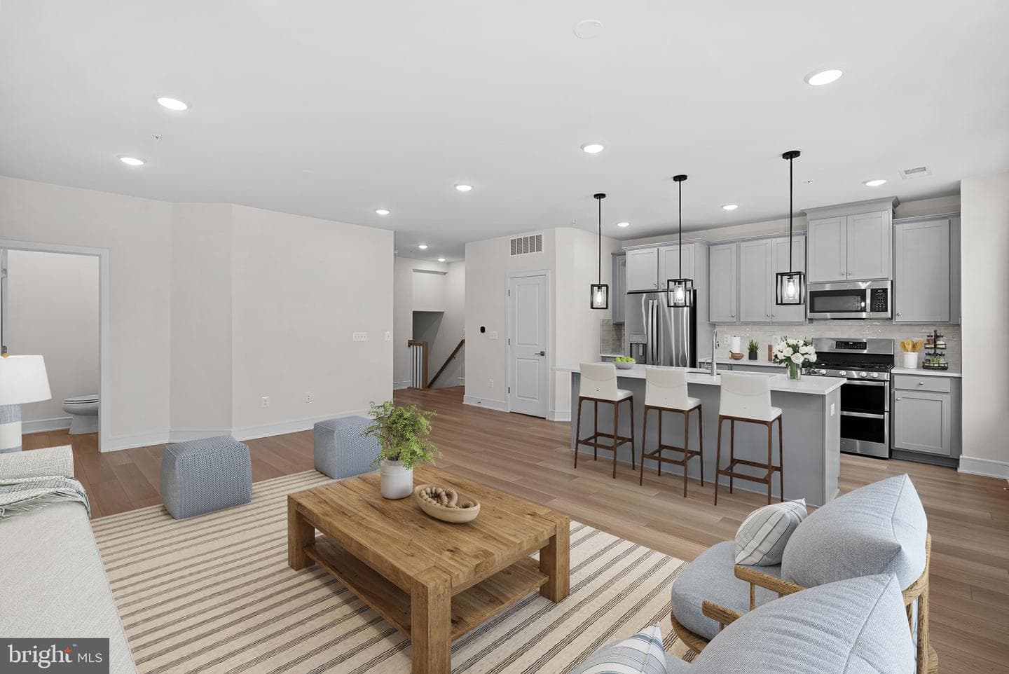 43406 Farringdon Square photo 7
