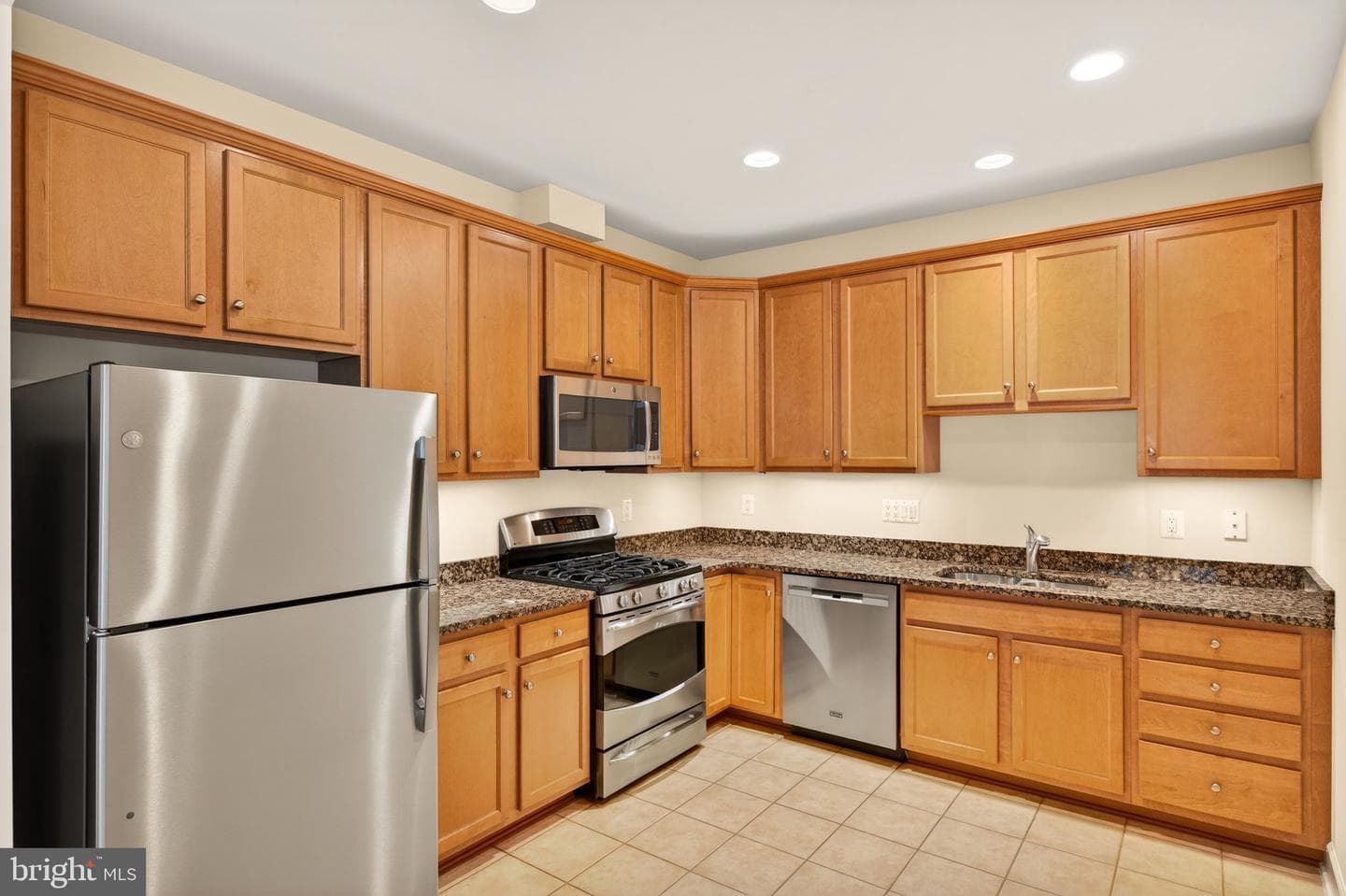 44397 Maltese Falcon Square photo 11