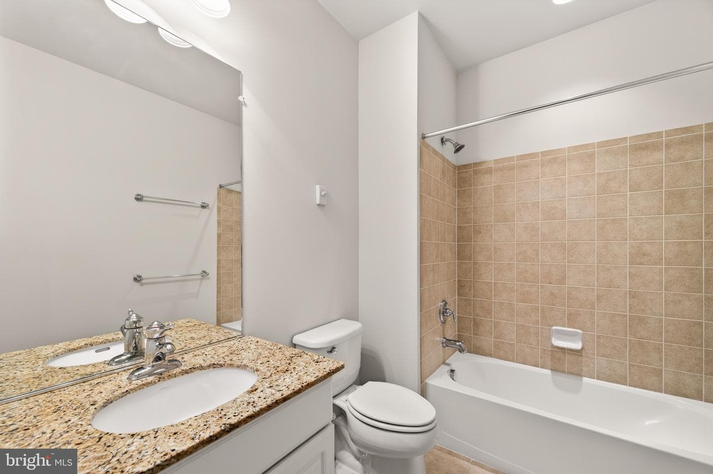 44397 Maltese Falcon Square photo 34