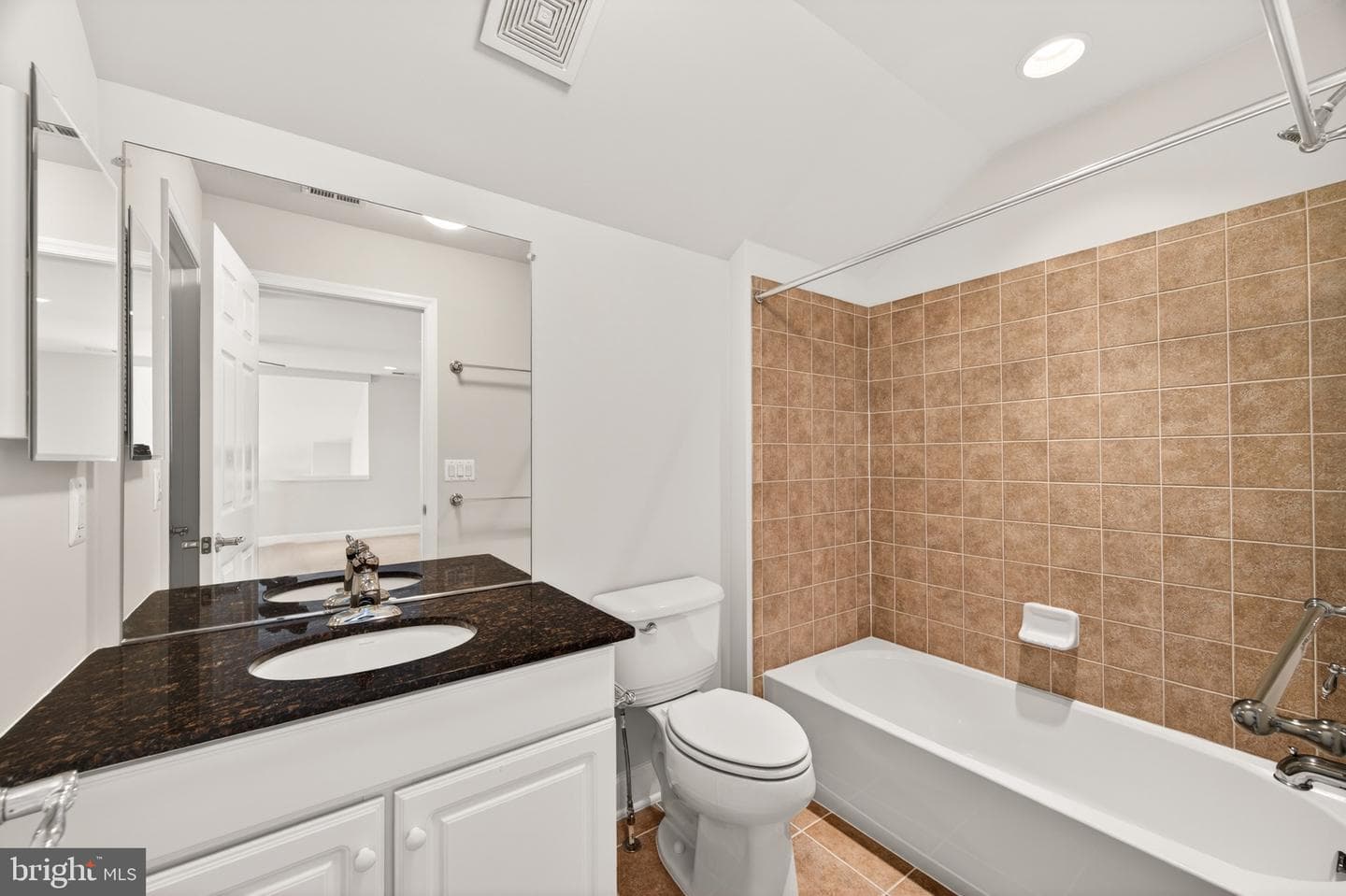 44397 Maltese Falcon Square photo 48