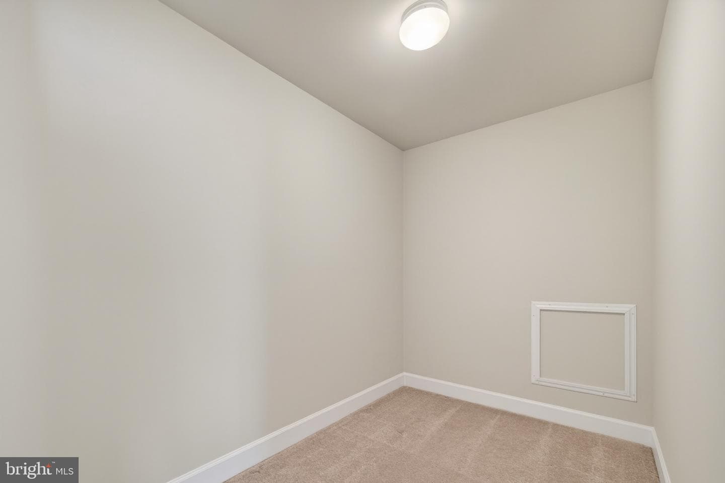 44397 Maltese Falcon Square photo 49