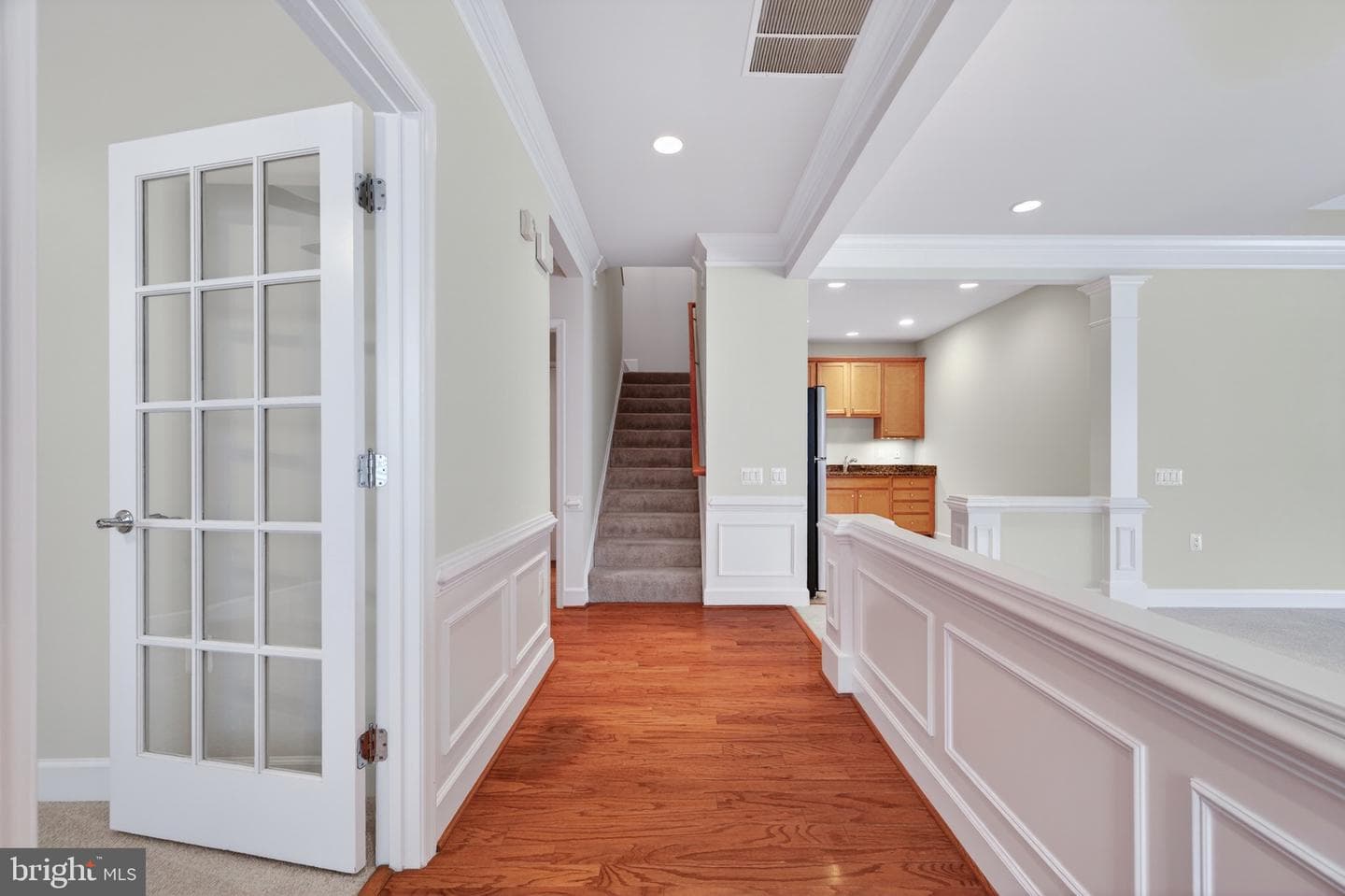 44397 Maltese Falcon Square photo 8