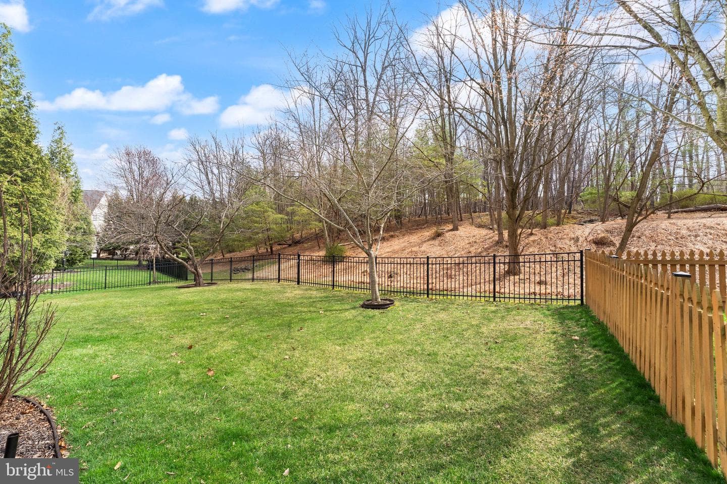 43941 Riverpoint Drive photo 2