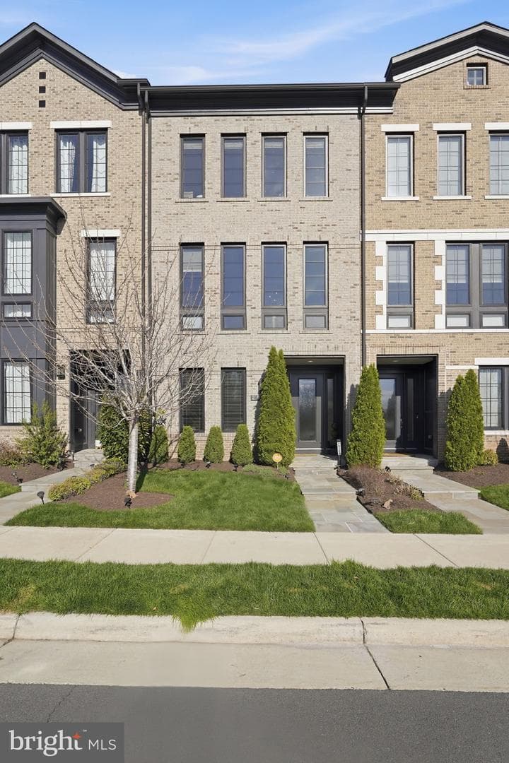 20388 Roslindale Drive photo 3
