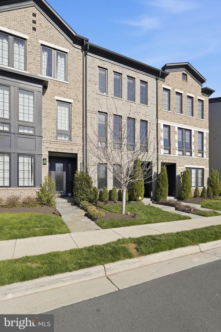 20388 Roslindale Drive photo 4