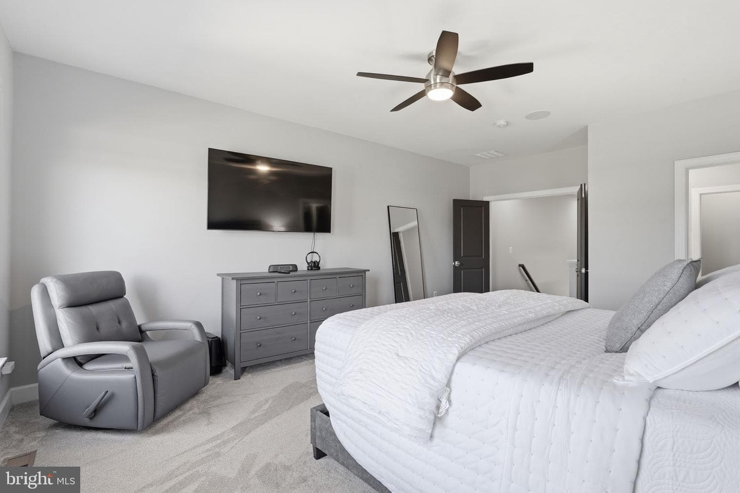 20388 Roslindale Drive photo 40