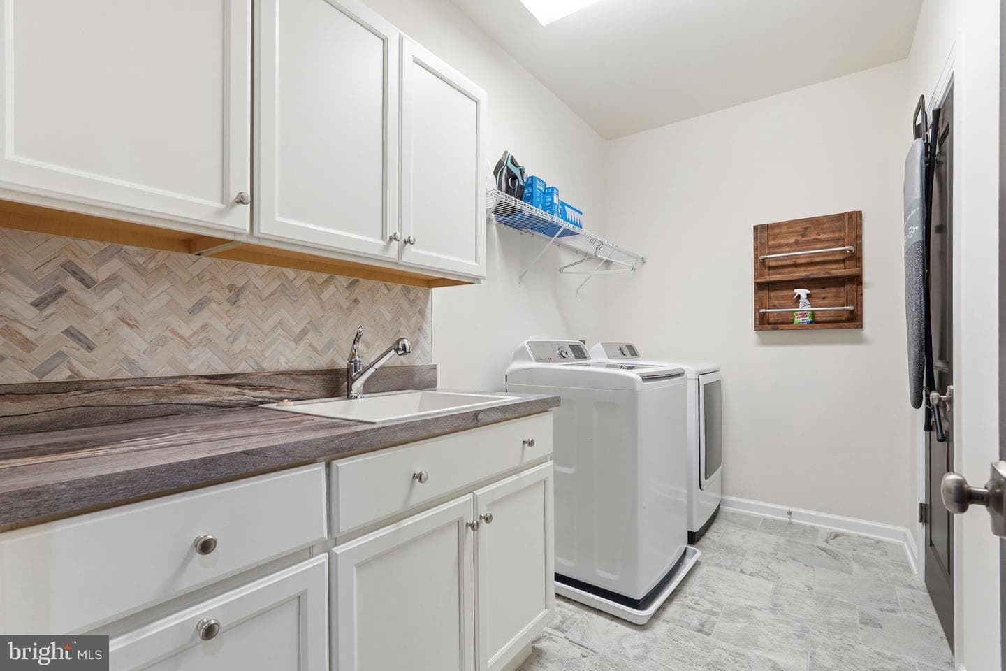 20388 Roslindale Drive photo 52