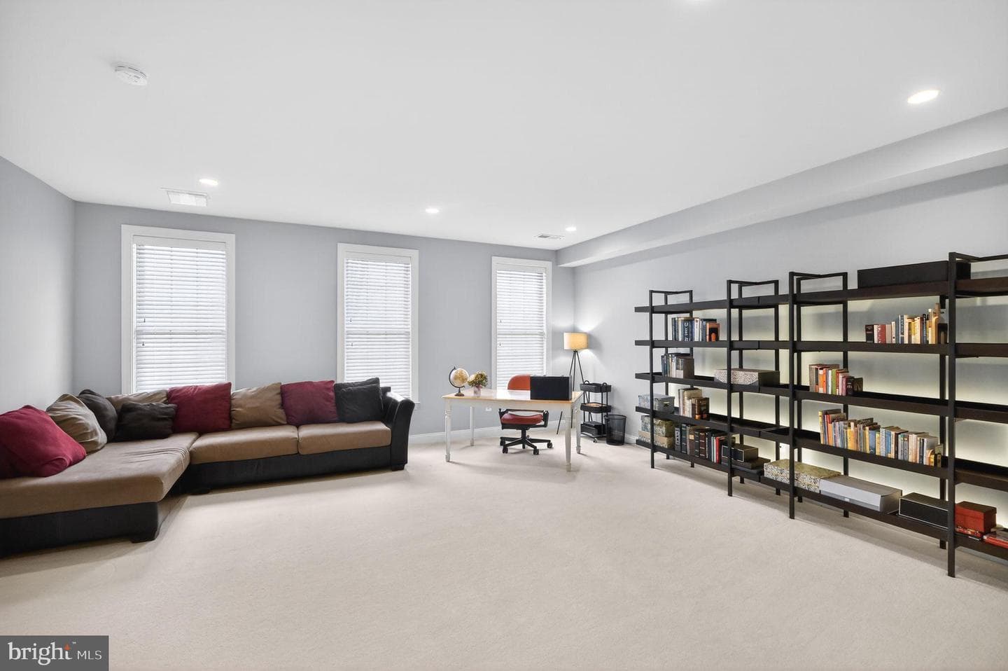43173 Clarendon Square photo 14