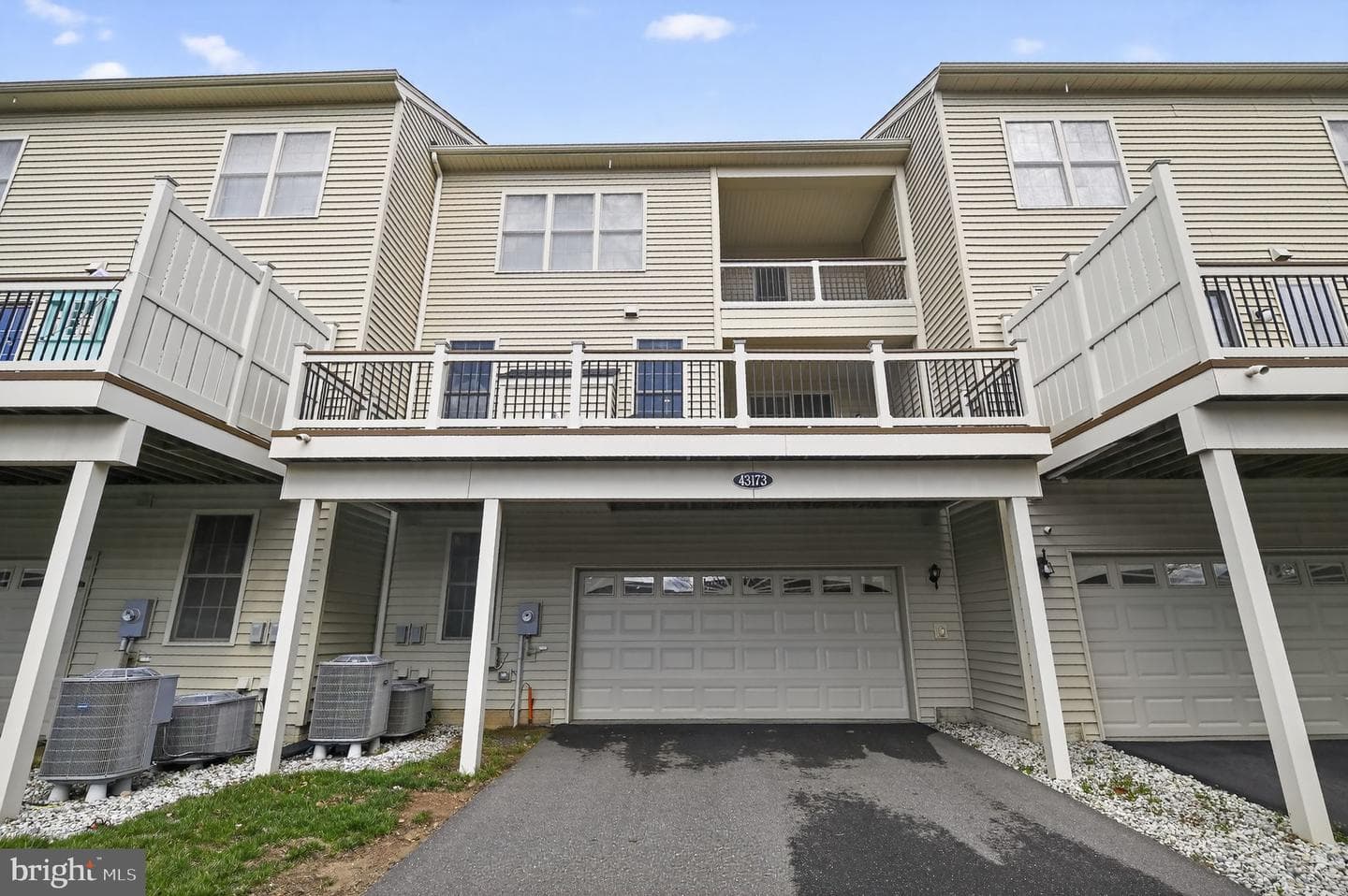 43173 Clarendon Square photo 26