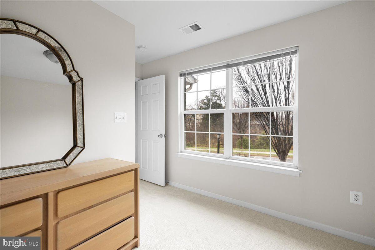 1590 Kinnaird Terrace NE photo 4