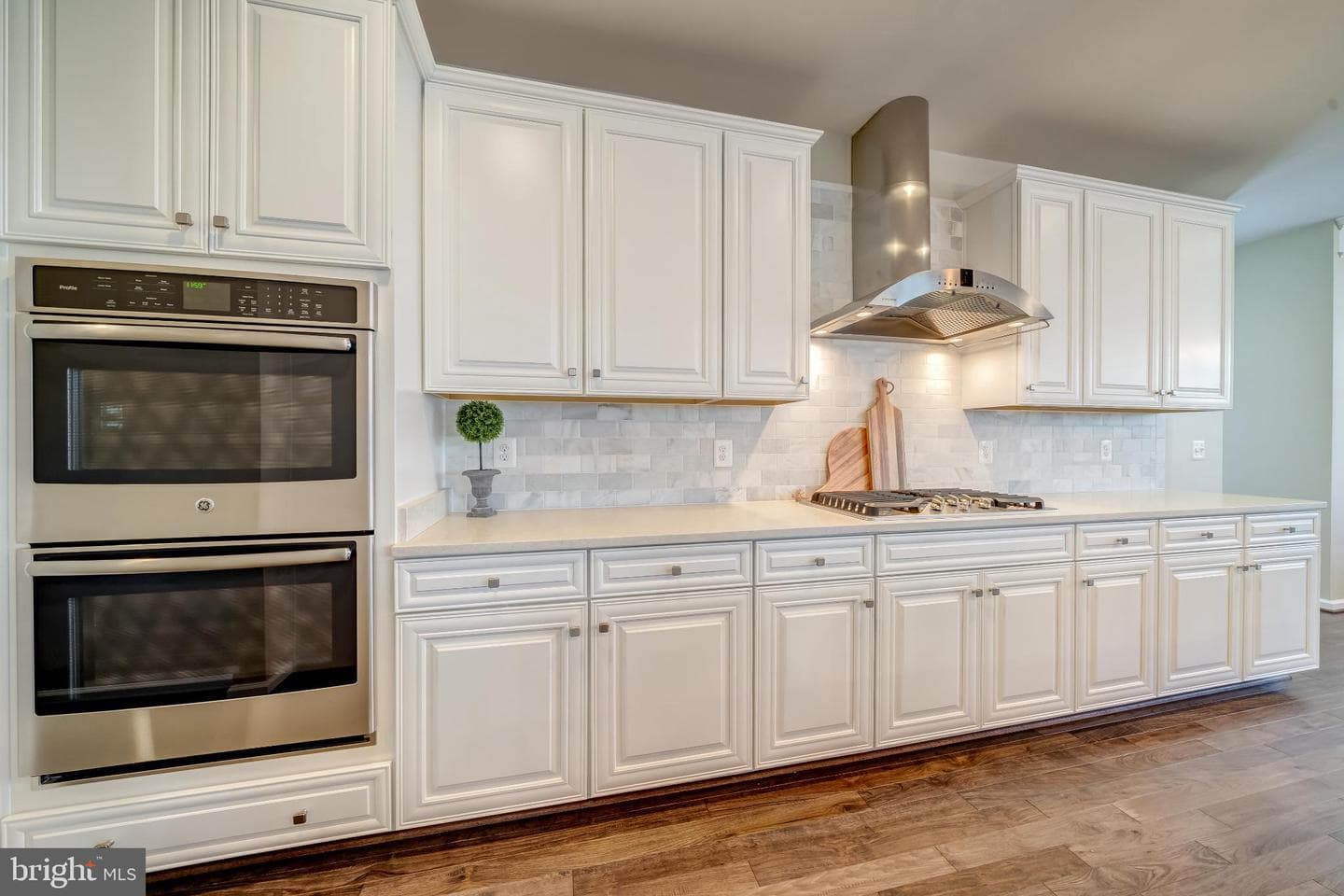 1002 Themis Street SE photo 23