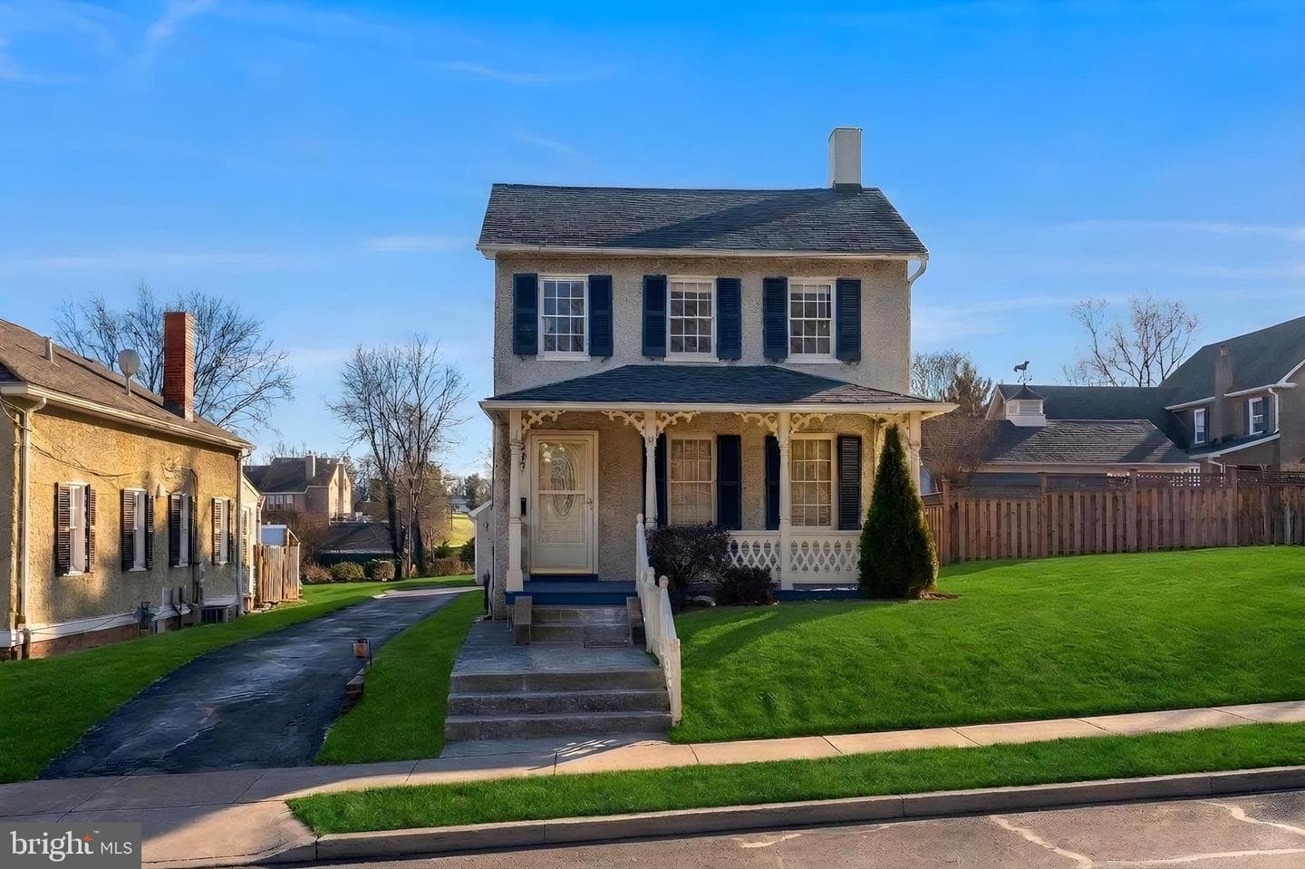 245 W Market Street, Leesburg