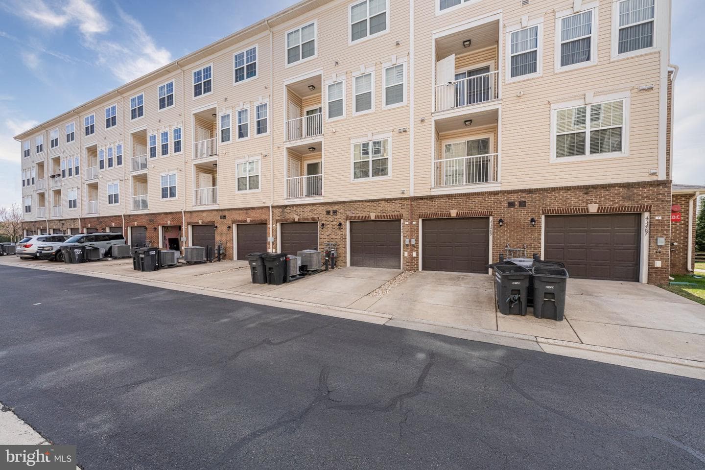 43491 Town Gate Square photo 32