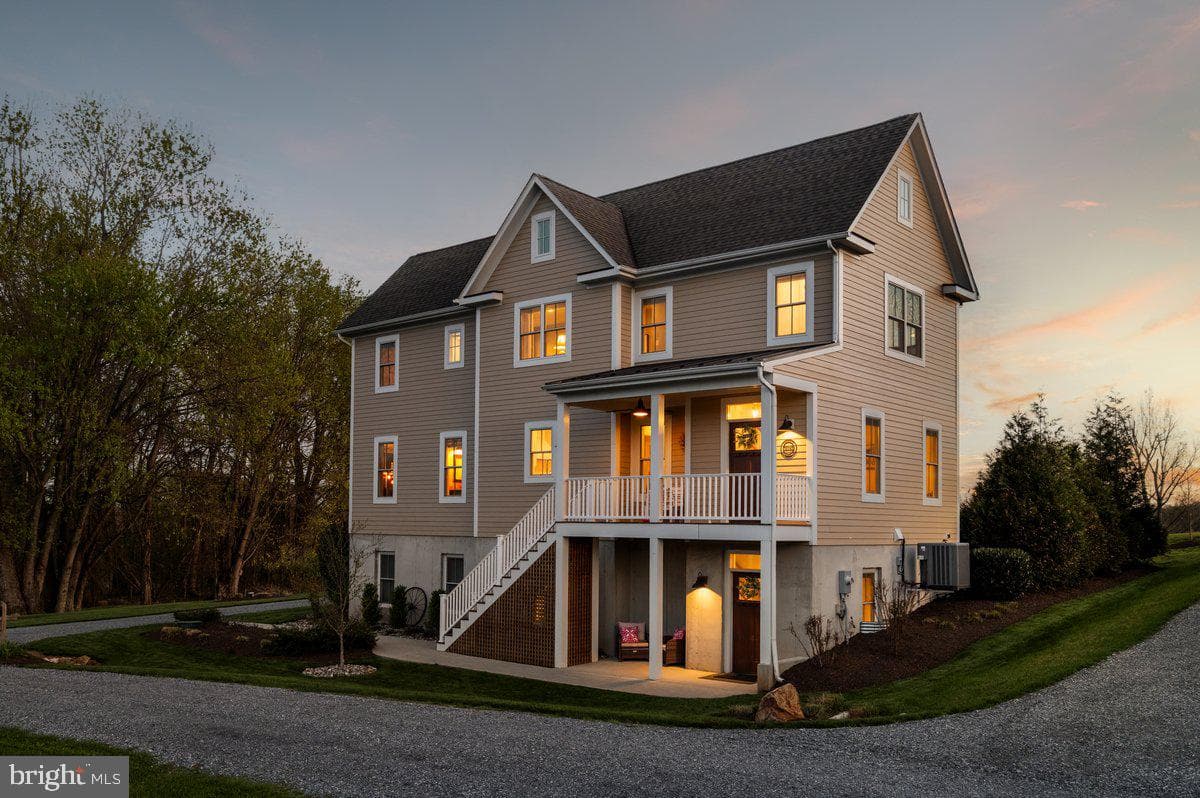 38165 Cobbett Lane