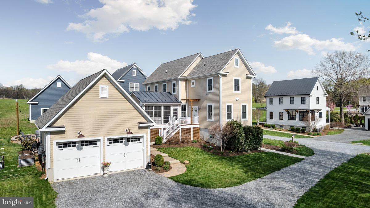 38165 Cobbett Lane photo 38