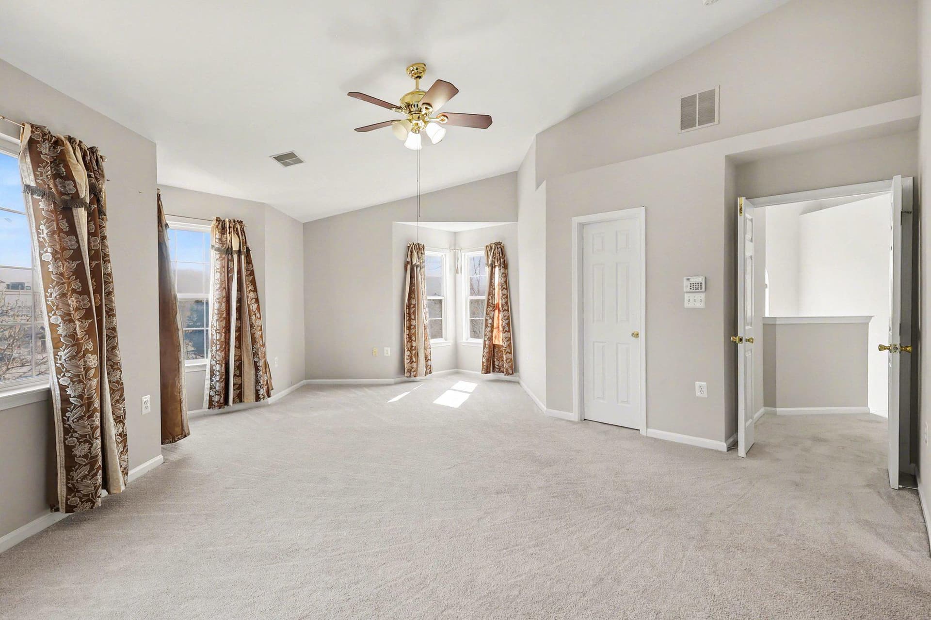 21512 Tamarack Ridge Square photo 9