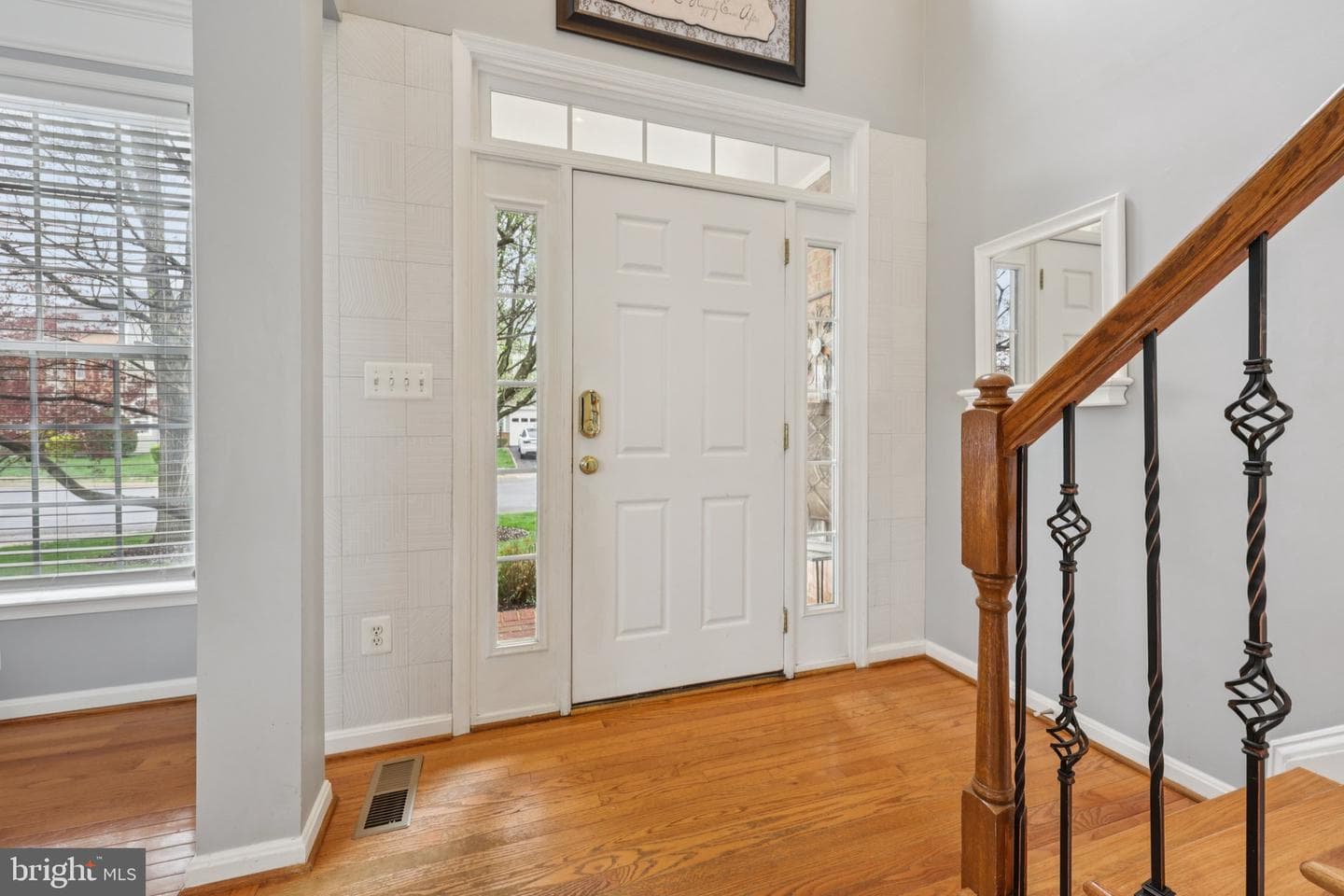 42852 Ridgeway Drive photo 2