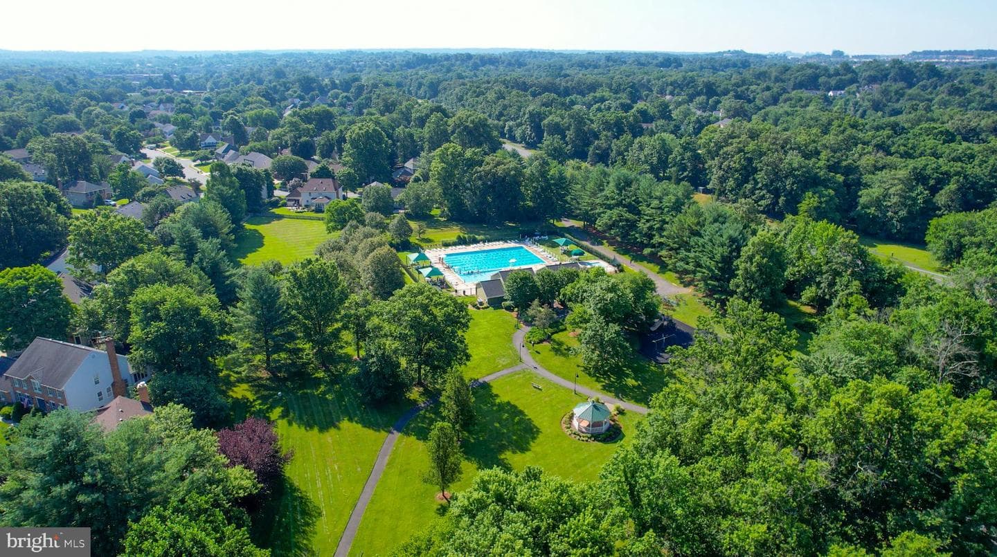 28 Bedford Drive photo 55