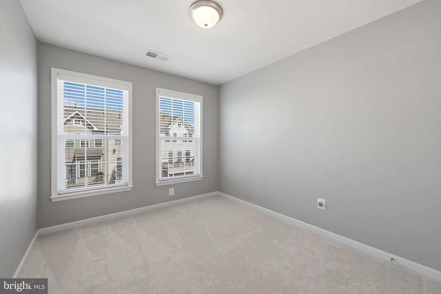 22631 Hawkbill Square photo 34