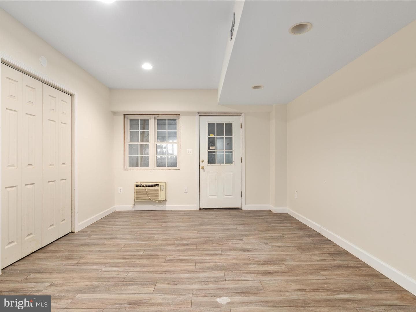 60 N Tavenner Lane photo 35