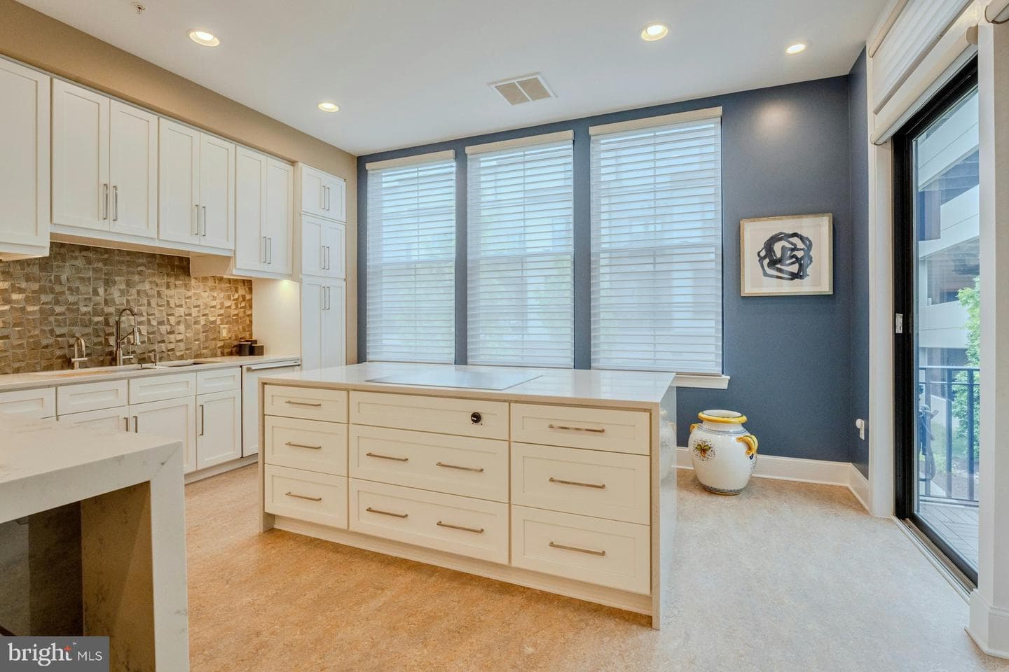 44665 Brushton Terrace photo 32