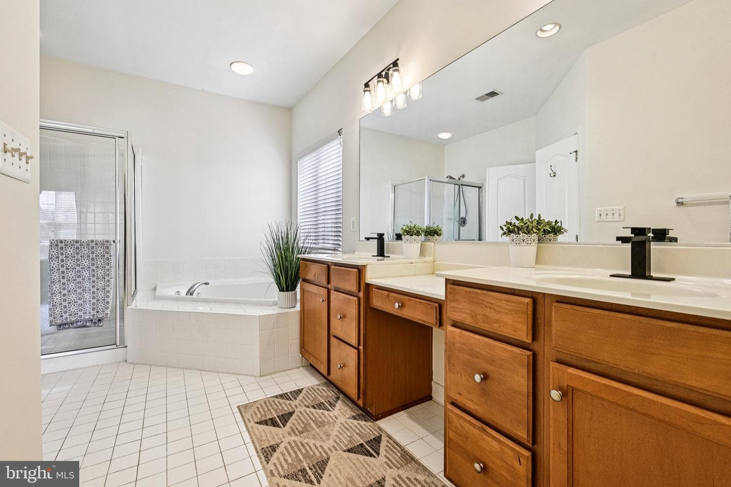 43169 Eleni Street photo 27