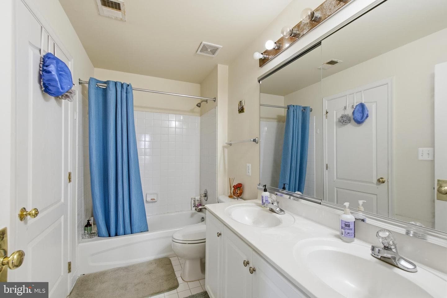 43679 Lucketts Bridge Circle photo 34