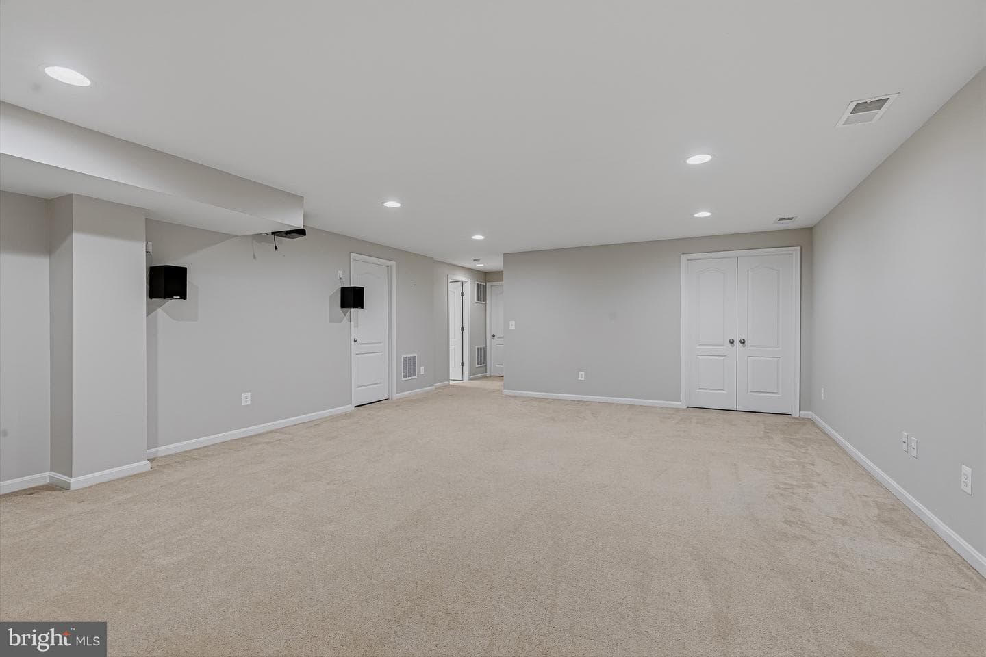 43172 Nikos Street photo 34