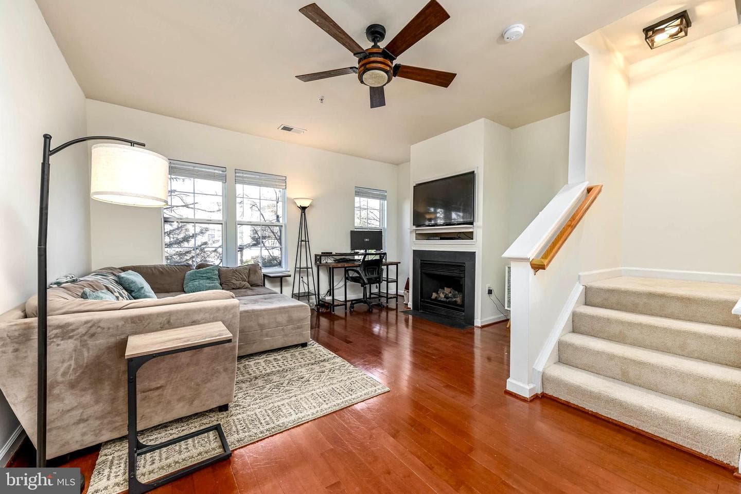 42526 Mayflower Terrace photo 5