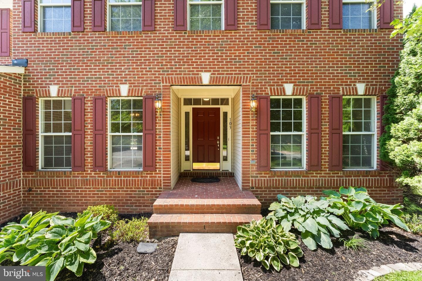 103 Bournville Court SE photo 6