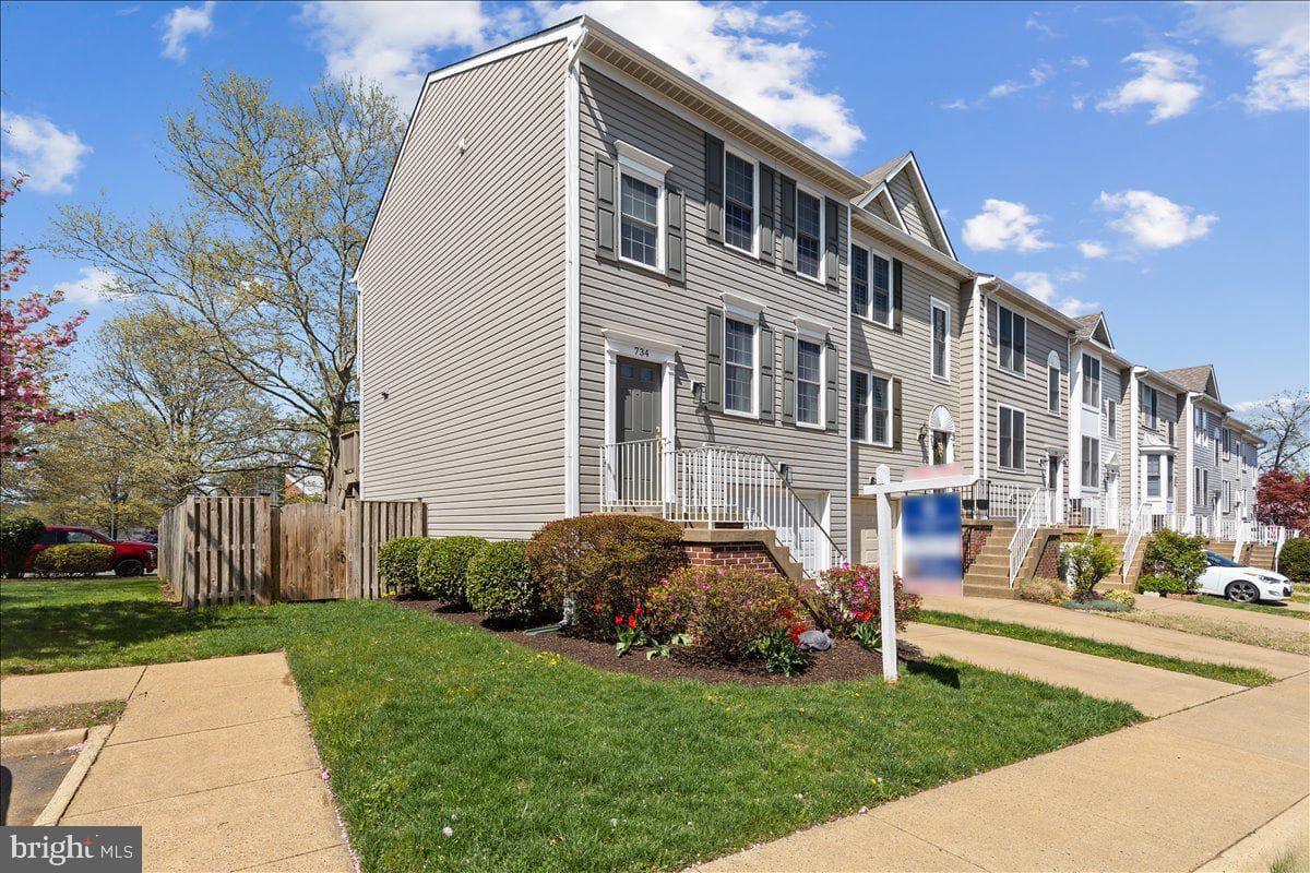 734 Hetzel Terrace SE photo 40