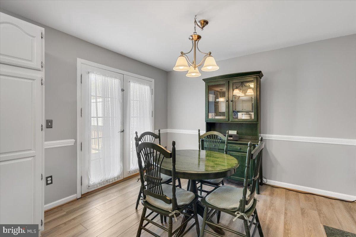 734 Hetzel Terrace SE photo 9