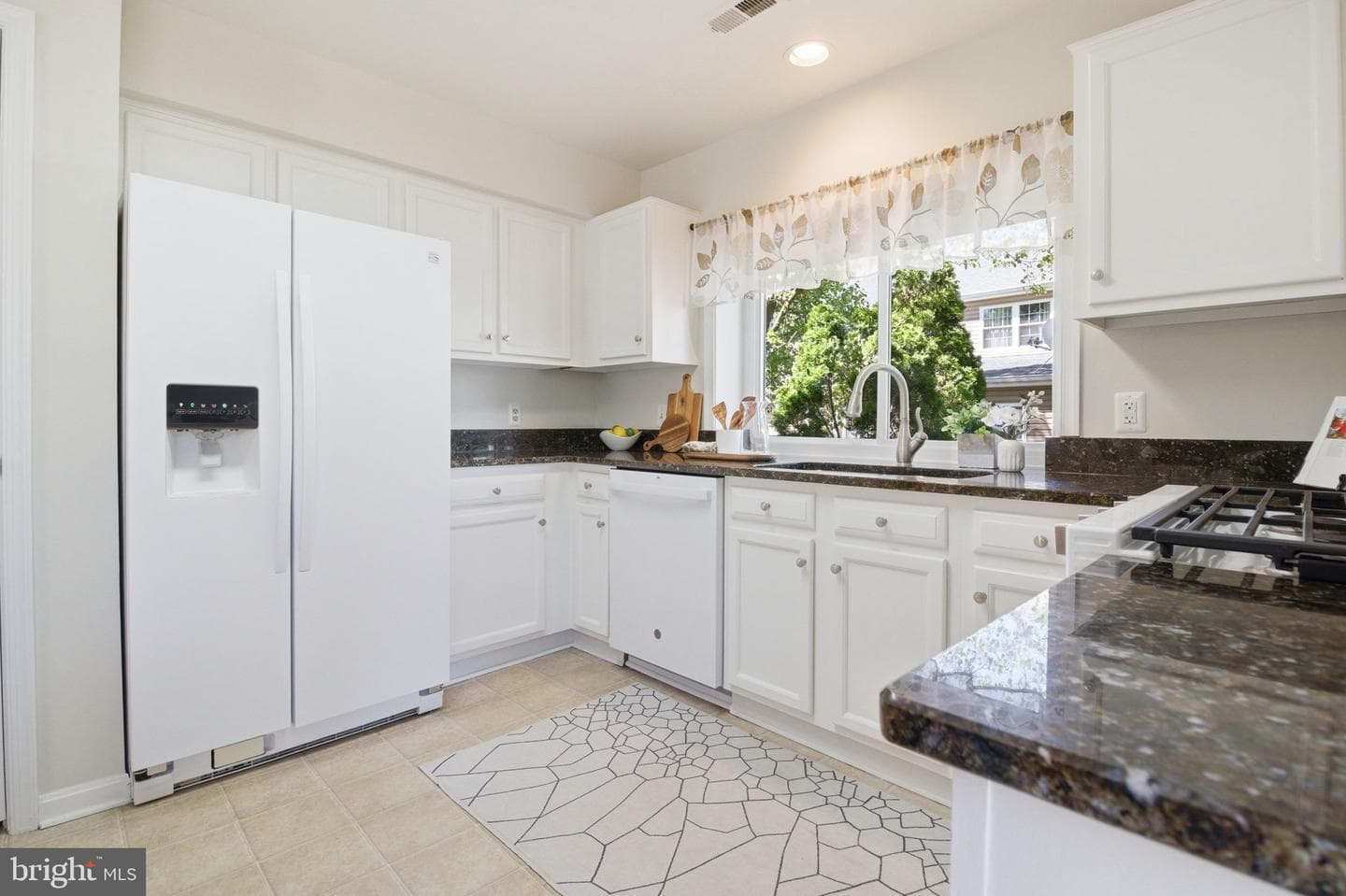 604 Longfellow Drive NE photo 17