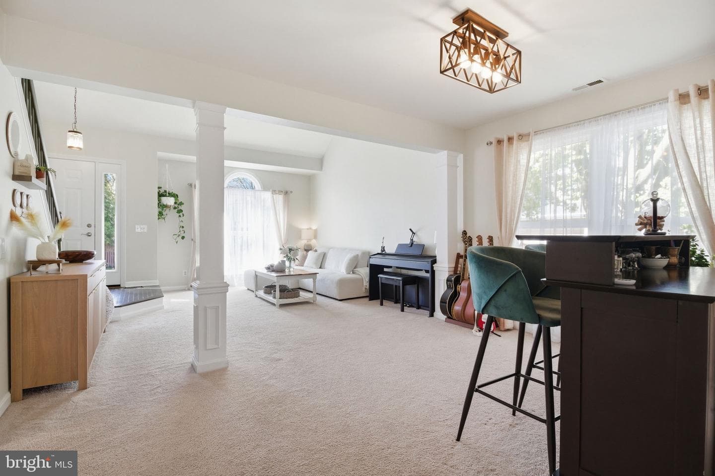 604 Longfellow Drive NE photo 9