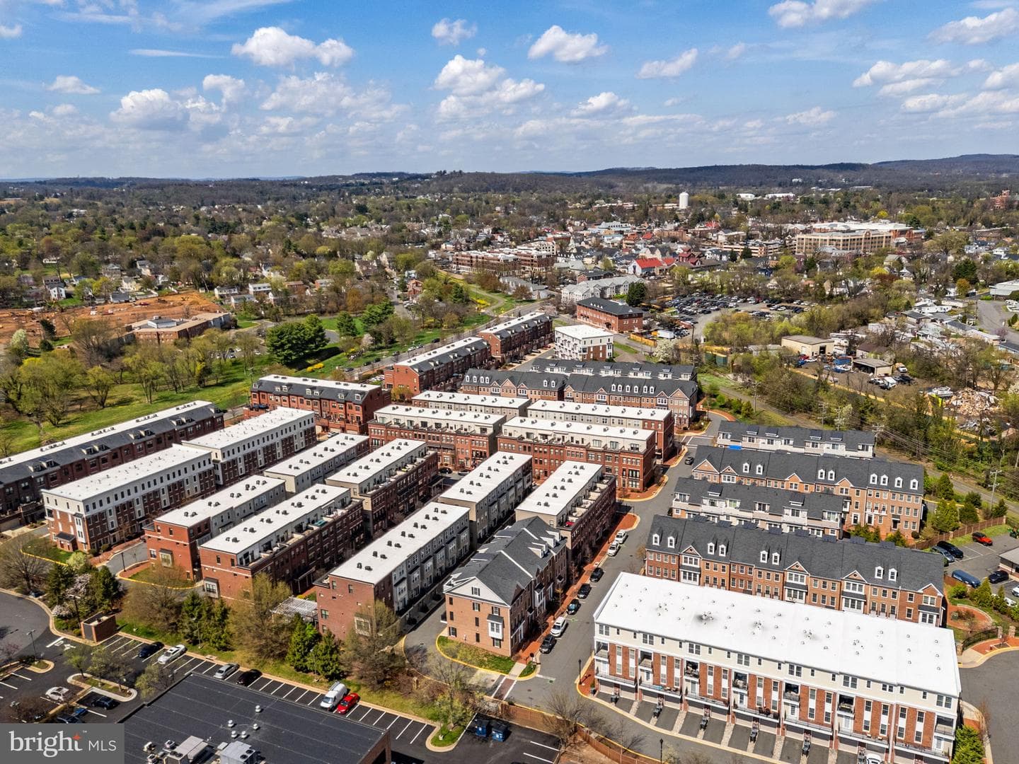 459 Haupt Square SE photo 65